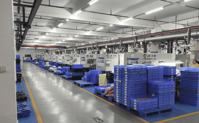 Injection molding floor at the SMOHABIT manufacturing facility