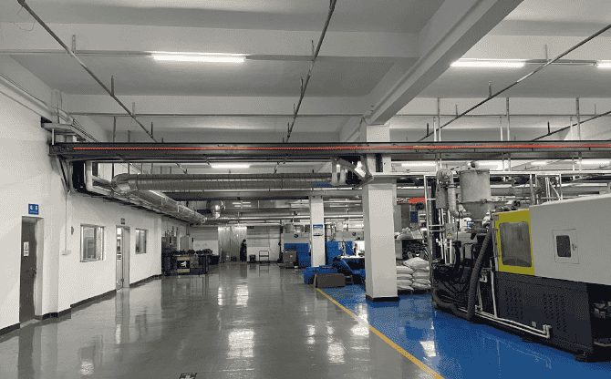 Injection molding equipment supporting SMOHABIT product component production